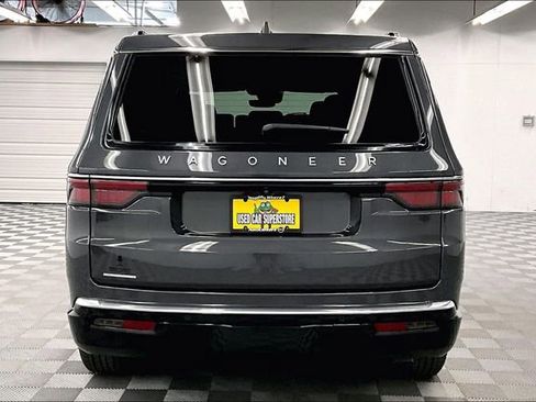 Used 2023 Jeep Wagoneer 4WD w/ Premium Group I image 5