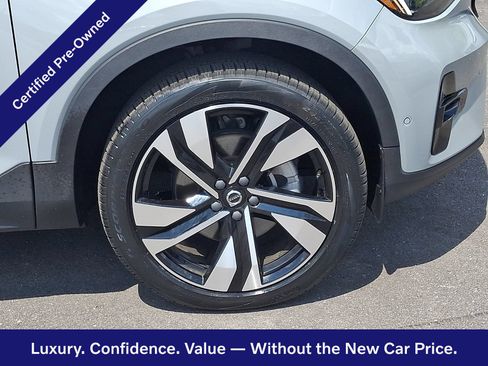 Certified 2024 Volvo XC40 B5 Ultimate w/ Protection Package Premier AWD/4WD image 9