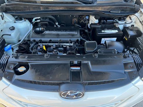 Used 2011 Hyundai Tucson GLS image 37