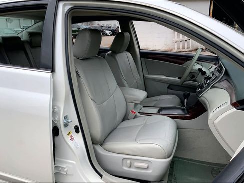 Used 2012 Toyota Avalon image 8