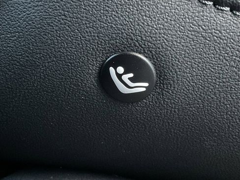 Used 2025 Kia Seltos S image 16