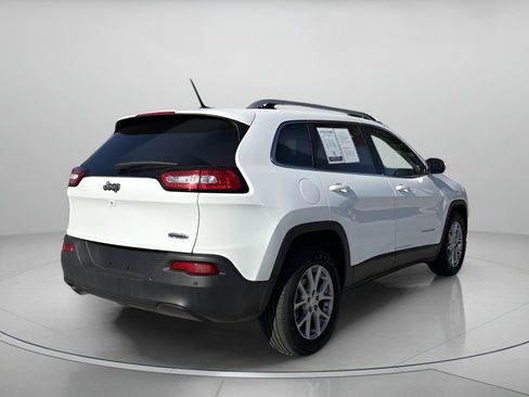 Used 2018 Jeep Cherokee Latitude w/ Safety Group image 3