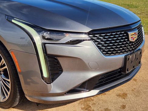 Used 2021 Cadillac CT4 Premium Luxury RWD image 12