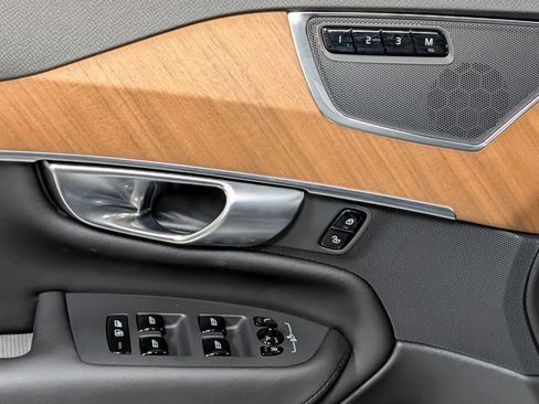 Used 2024 Volvo XC90 B5 Plus w/ Protection Package Premier image 14