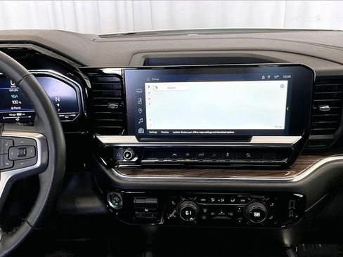 Used 2024 Chevrolet Silverado 1500 RST image 5