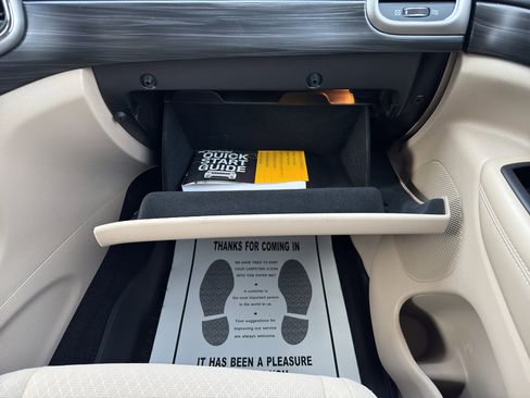 Used 2021 Jeep Grand Cherokee Laredo image 14