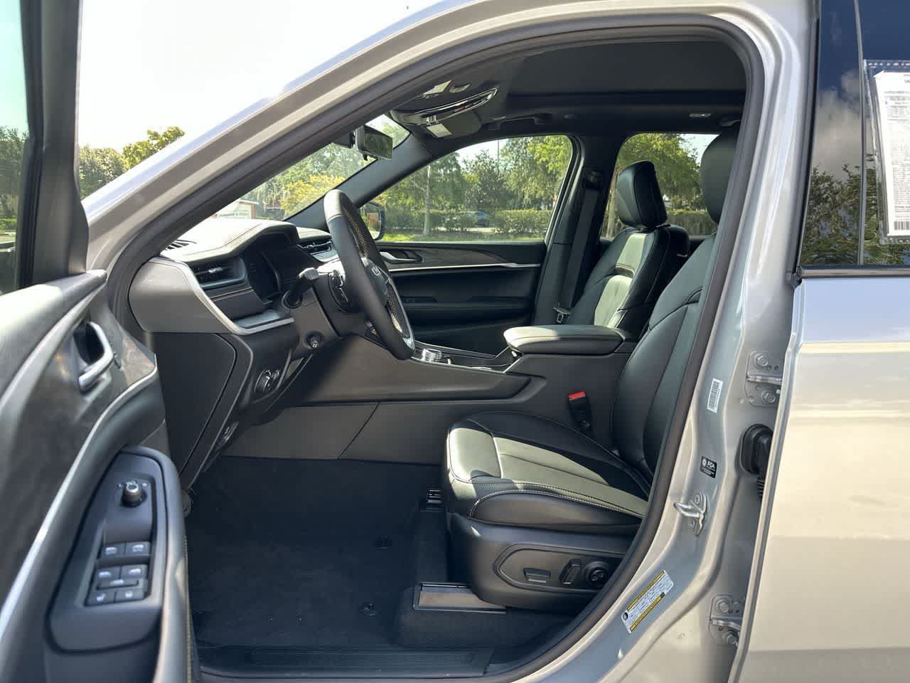 New 2026 Jeep Grand Cherokee Limited AWD/4WD image 10