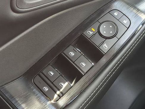 Certified 2026 Nissan Rogue SV FWD image 23