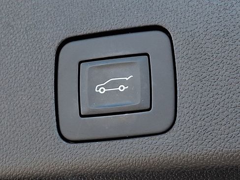 Used 2022 Buick Encore GX Essence w/ Experience Buick Package image 34