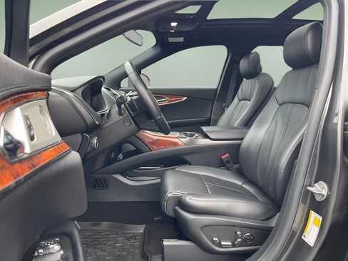 Used 2020 Lincoln Nautilus Reserve w/ Equipment Group 202A image 13