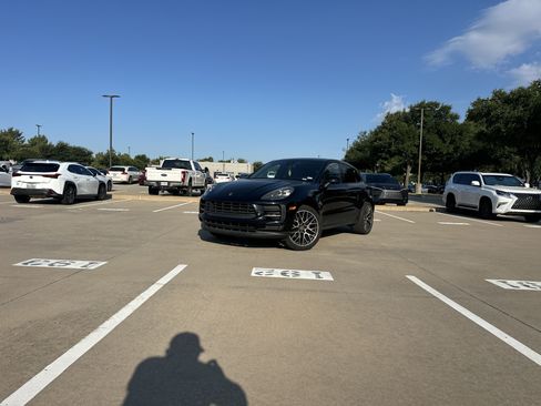 Used 2020 Porsche Macan AWD/4WD image 1
