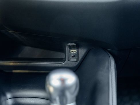 Used 2018 Toyota C-HR XLE FWD image 32