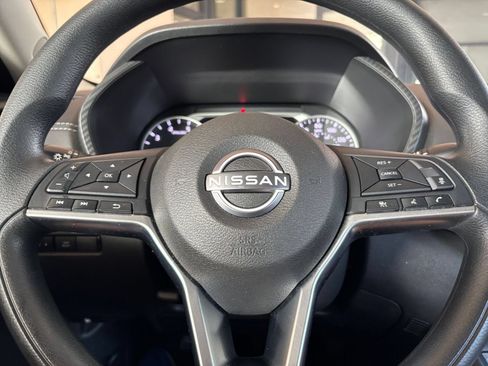 Used 2025 Nissan Sentra SV FWD image 25