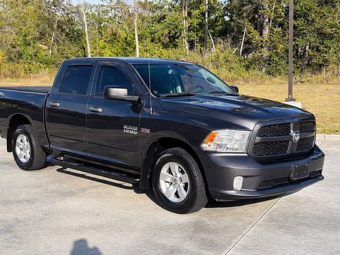 Used 2017 RAM 1500 Express image 3