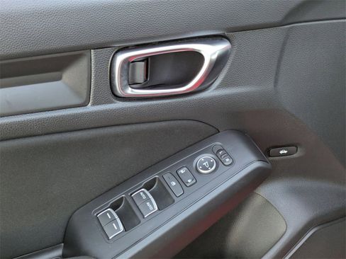 Used 2025 Honda Civic Sport image 16