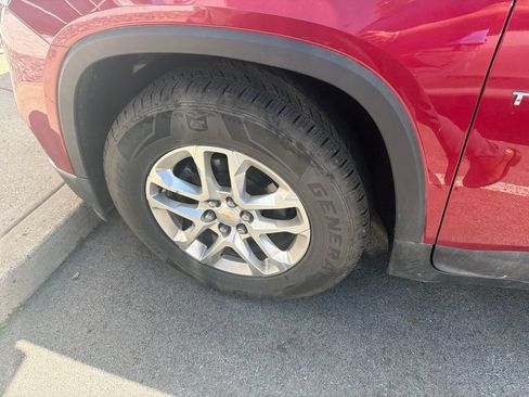 Used 2020 Chevrolet Traverse LT AWD/4WD image 8