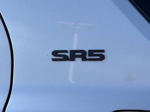 Used 2025 Toyota 4Runner SR5 AWD/4WD image 9