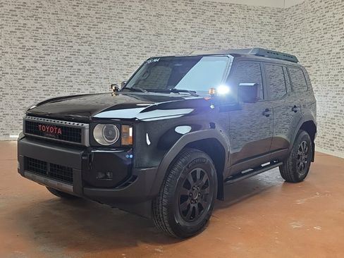 Used 2024 Toyota Land Cruiser image 4