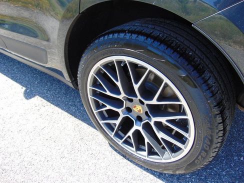 Used 2017 Porsche Macan AWD/4WD image 6