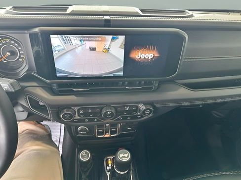 Used 2025 Jeep Wrangler Sahara w/ Safety Group AWD/4WD image 11