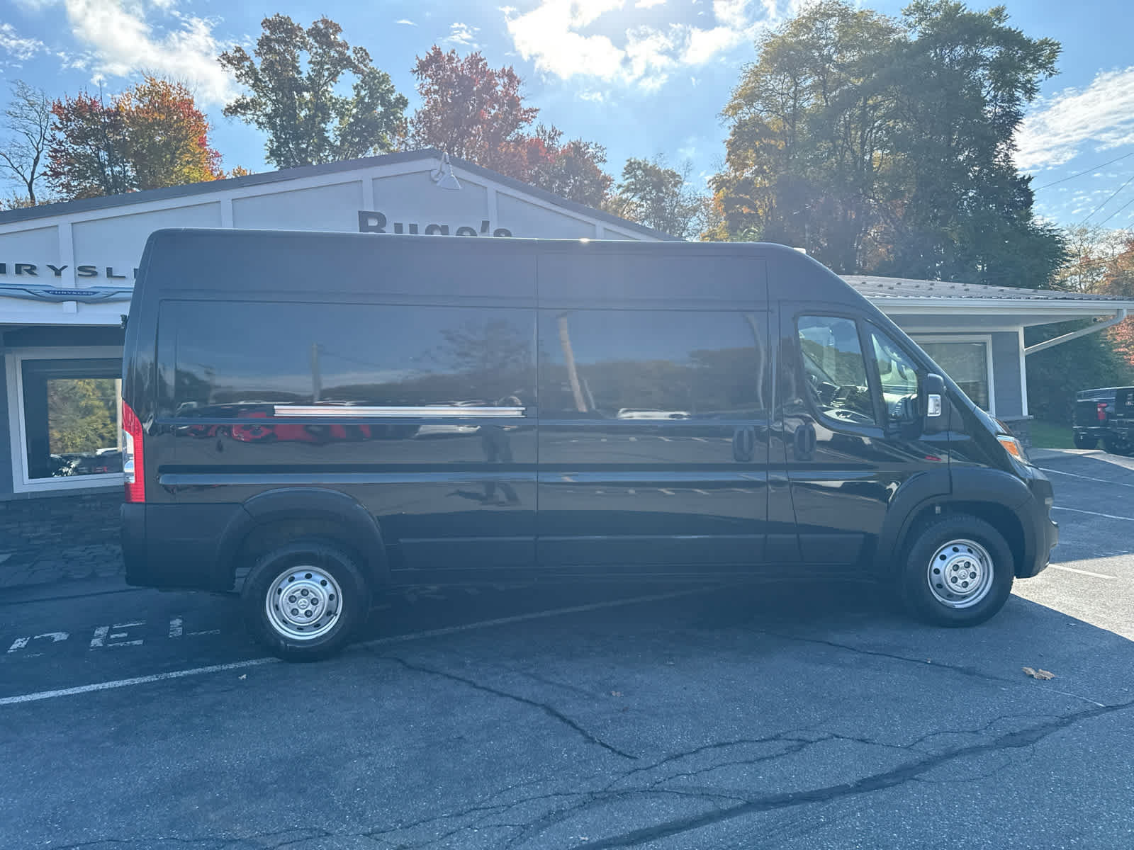 Used 2023 RAM ProMaster 2500 FWD image 2