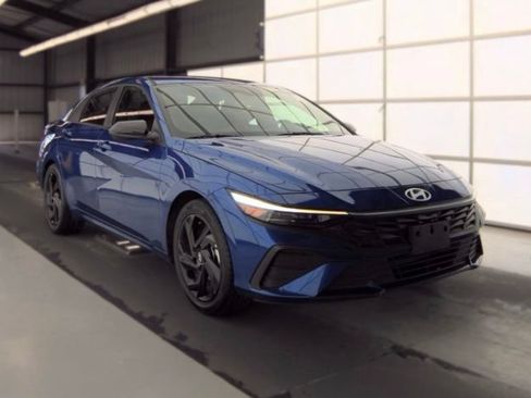 Used 2026 Hyundai Elantra Sport FWD image 3