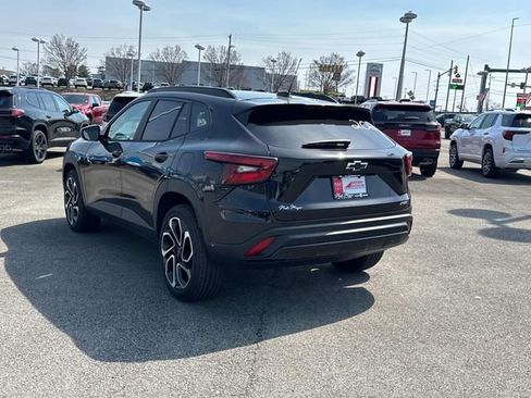New 2026 Chevrolet Trax RS w/ Sunroof Package FWD image 6