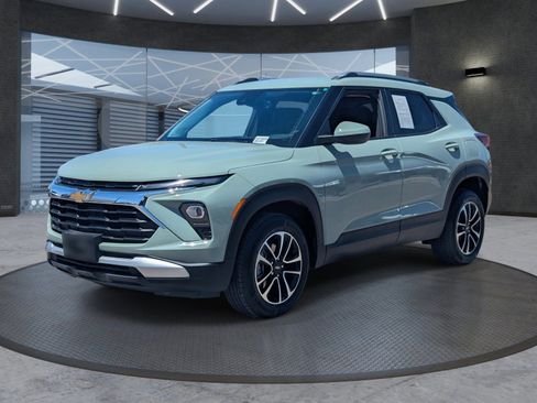 Certified 2026 Chevrolet TrailBlazer LT w/ Convenience Package AWD/4WD image 2
