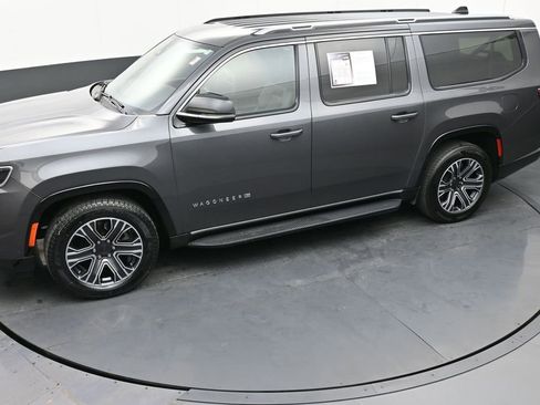 Used 2024 Jeep Wagoneer L Series II w/ Flexible Seating Group image 37