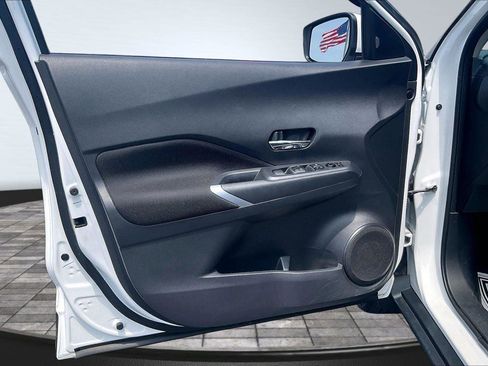 Used 2023 Nissan Kicks SV FWD image 24