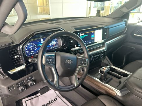 Used 2023 Chevrolet Silverado 1500 RST image 16