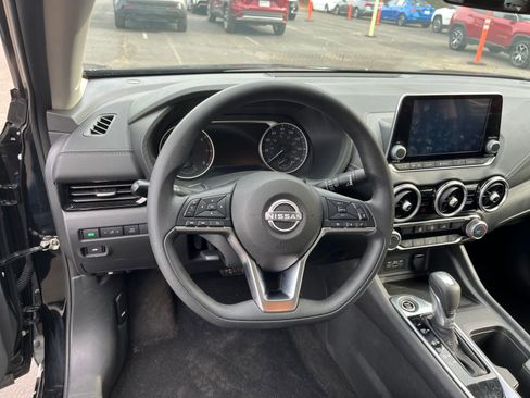 Used 2025 Nissan Sentra SV image 25