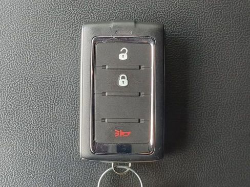 Used 2024 Jeep Grand Cherokee Laredo AWD/4WD image 34