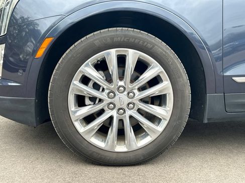 Used 2018 Cadillac XT5 Platinum w/ Driver Assist Package AWD/4WD image 9