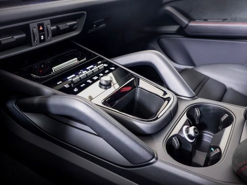 New 2026 Porsche Cayenne GTS image 24