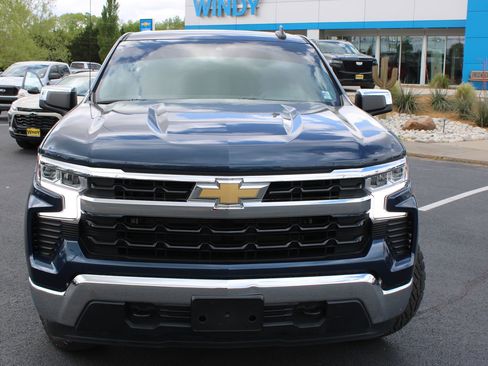 Used 2022 Chevrolet Silverado 1500 LT image 3