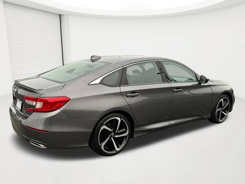 Used 2018 Honda Accord Sport image 5