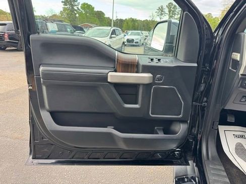 Used 2017 Ford F150 Lariat w/ Equipment Group 502A Luxury image 16