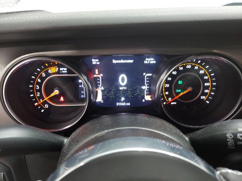 Used 2023 Jeep Wrangler Unlimited Sahara w/ Cold Weather Group AWD/4WD image 6