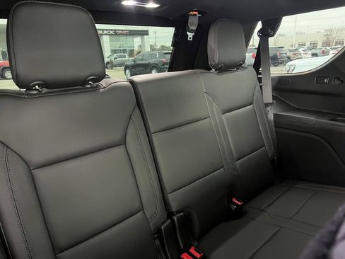 Used 2021 Chevrolet Tahoe Z71 w/ Z71 Signature Package image 29