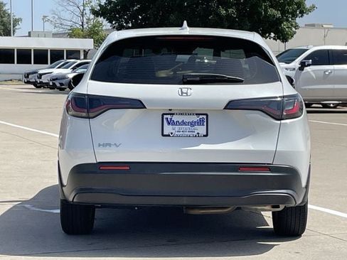Used 2024 Honda HR-V LX image 5