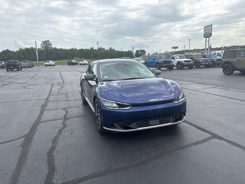 Used 2022 Kia EV6 Wind RWD image 6