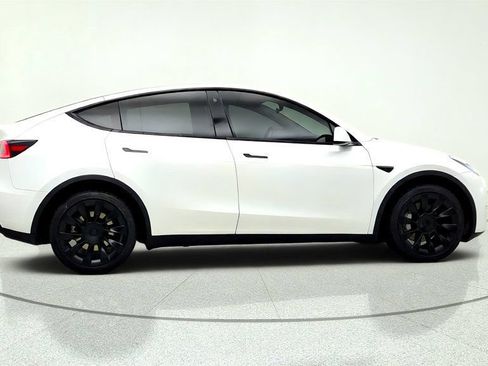 Used 2023 Tesla Model Y Long Range AWD/4WD image 4