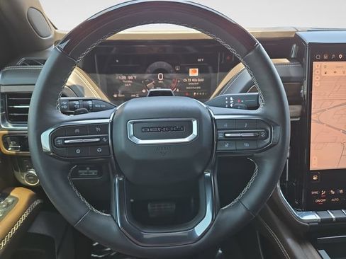 Used 2025 GMC Yukon Denali Ultimate w/ LPO, Floor Liner Package AWD/4WD image 22