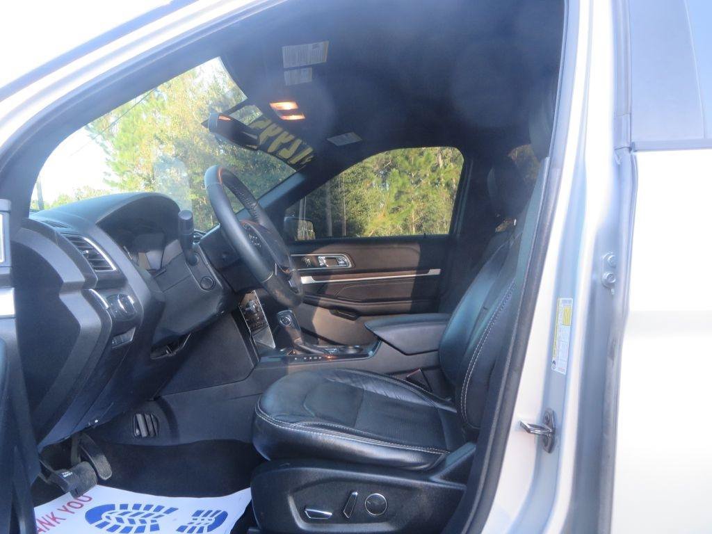 Used 2018 Ford Explorer Limited FWD image 10