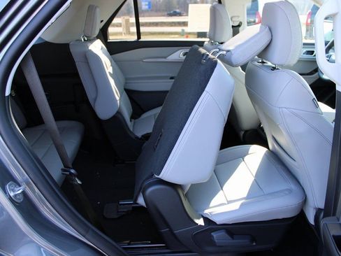 New 2026 Ford Explorer Active w/ Active Comfort Package AWD/4WD image 18