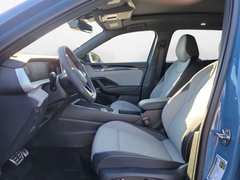 New 2026 Volkswagen Tiguan SE R-Line AWD/4WD image 9