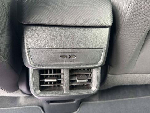 Used 2026 Chevrolet Equinox LT AWD/4WD image 13