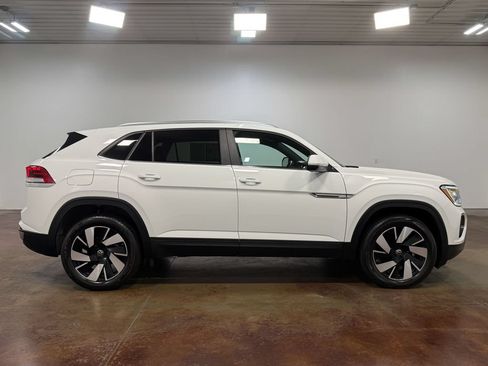 Used 2024 Volkswagen Atlas Cross Sport SE w/ Panoramic Sunroof Package AWD/4WD image 22