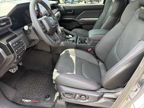 Certified 2025 Toyota Tacoma TRD Pro AWD/4WD image 19